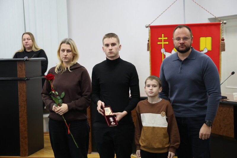 У Луцьку рідним полеглих воїнів вручили державні нагороди