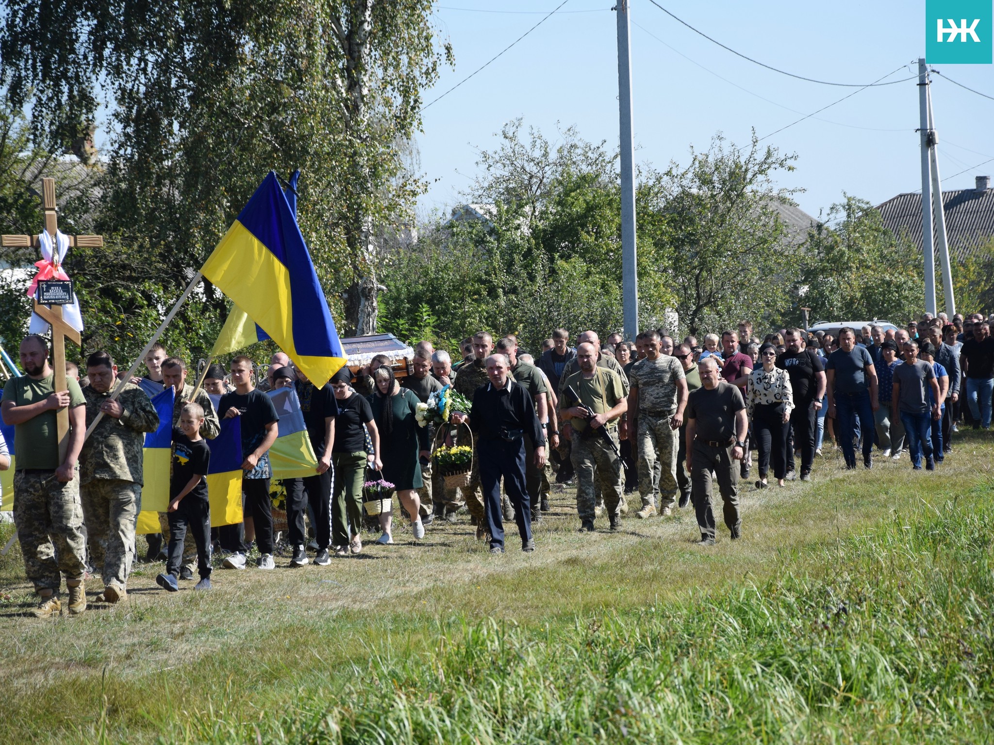 Поховали поряд із могилою його рідного брата-захисника: на Волині попрощались із Героєм Василем Мухою