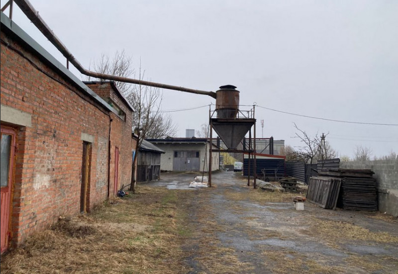 На Волині продають виробничий комплекс із пилорамою, цехом і складами за 10 мільйонів