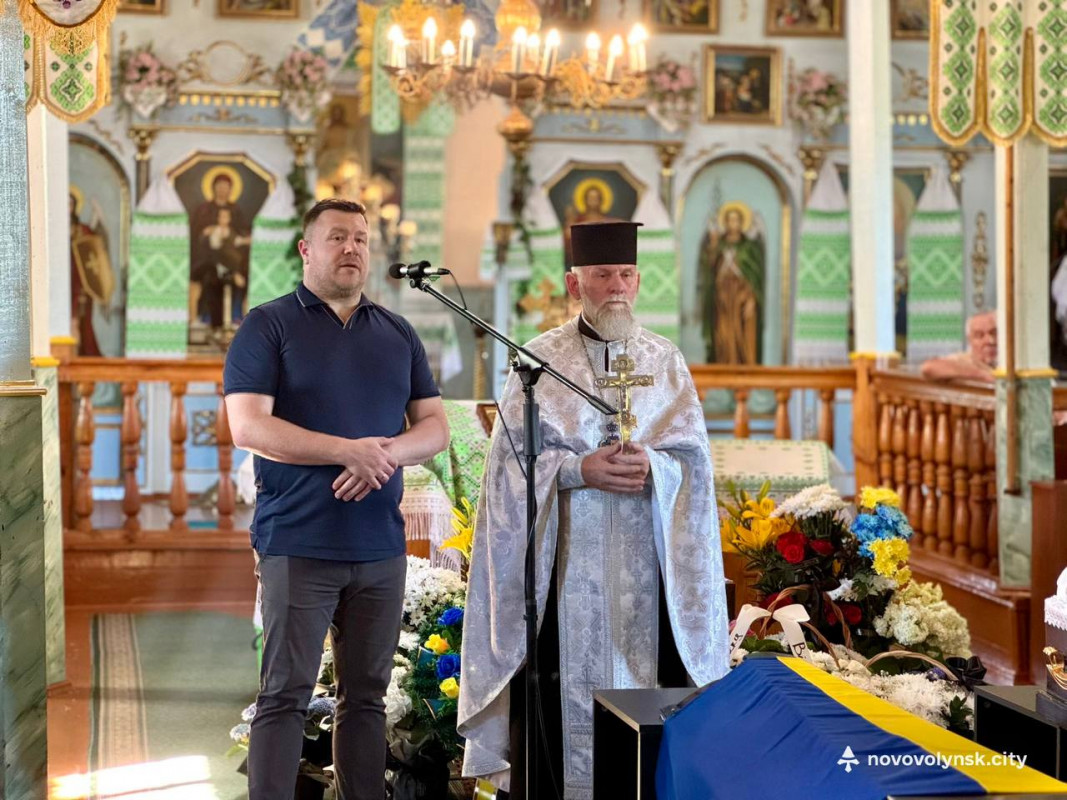 Серце перестало битися на полігоні: волиняни попрощалися з захисником Олегом Мартинюком