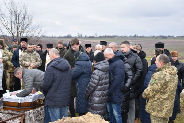 Воював з 2014 року: на Волині поховали Героя Віталія Дерлюка, який загинув на Донеччині