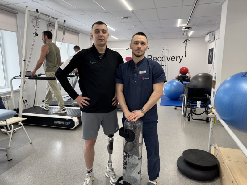«В той момент в моїй голові було три імені»: нацгвардієць з Луцька про поранення, протезування і реабілітацію