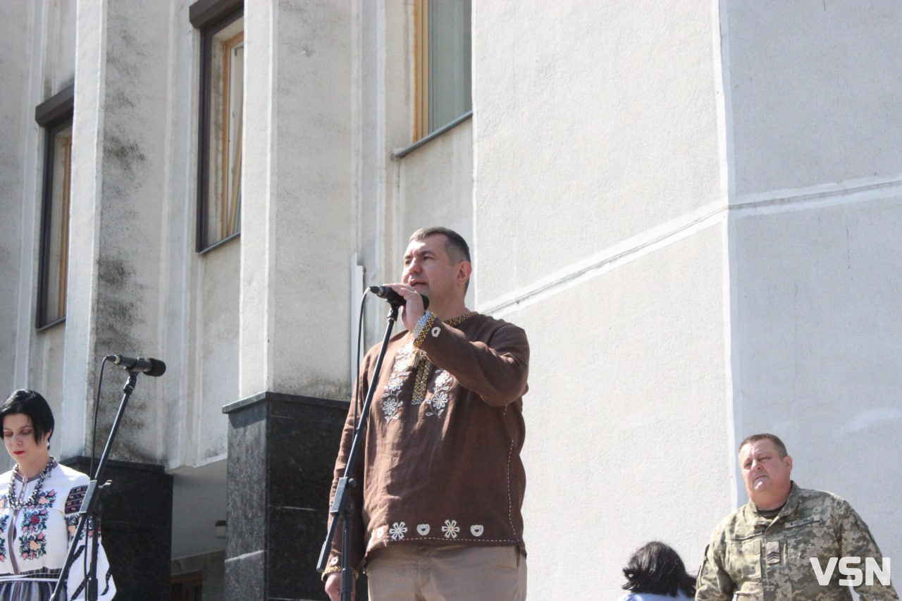 У Луцьку встановили меморіальні дошки загиблим на війні депутатам - Сергію Слабенку та Сергію Духницькому