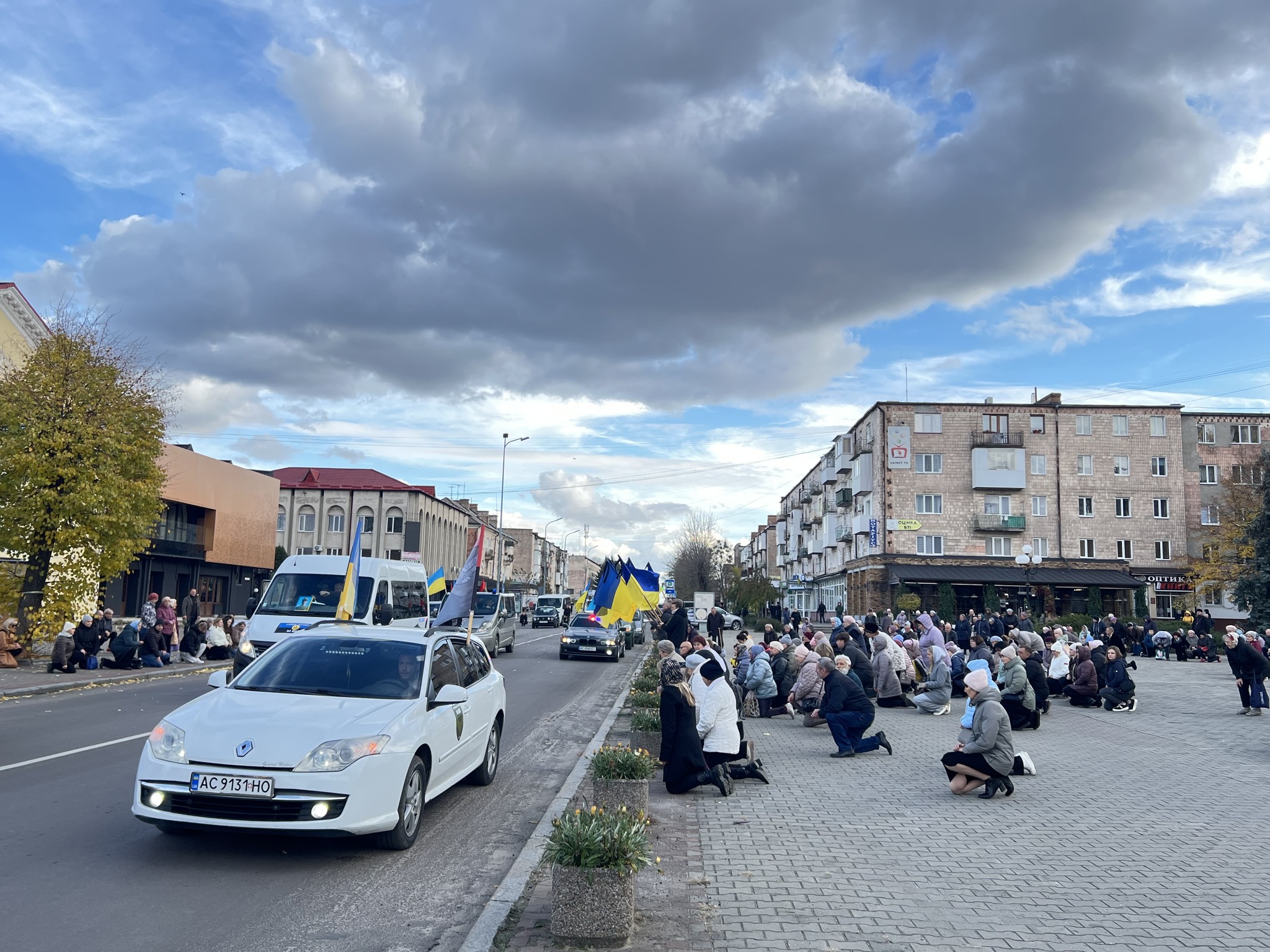 Понад рік вважався зниклим безвісти: на Волині попрощались з Героєм Романом Яковлевим