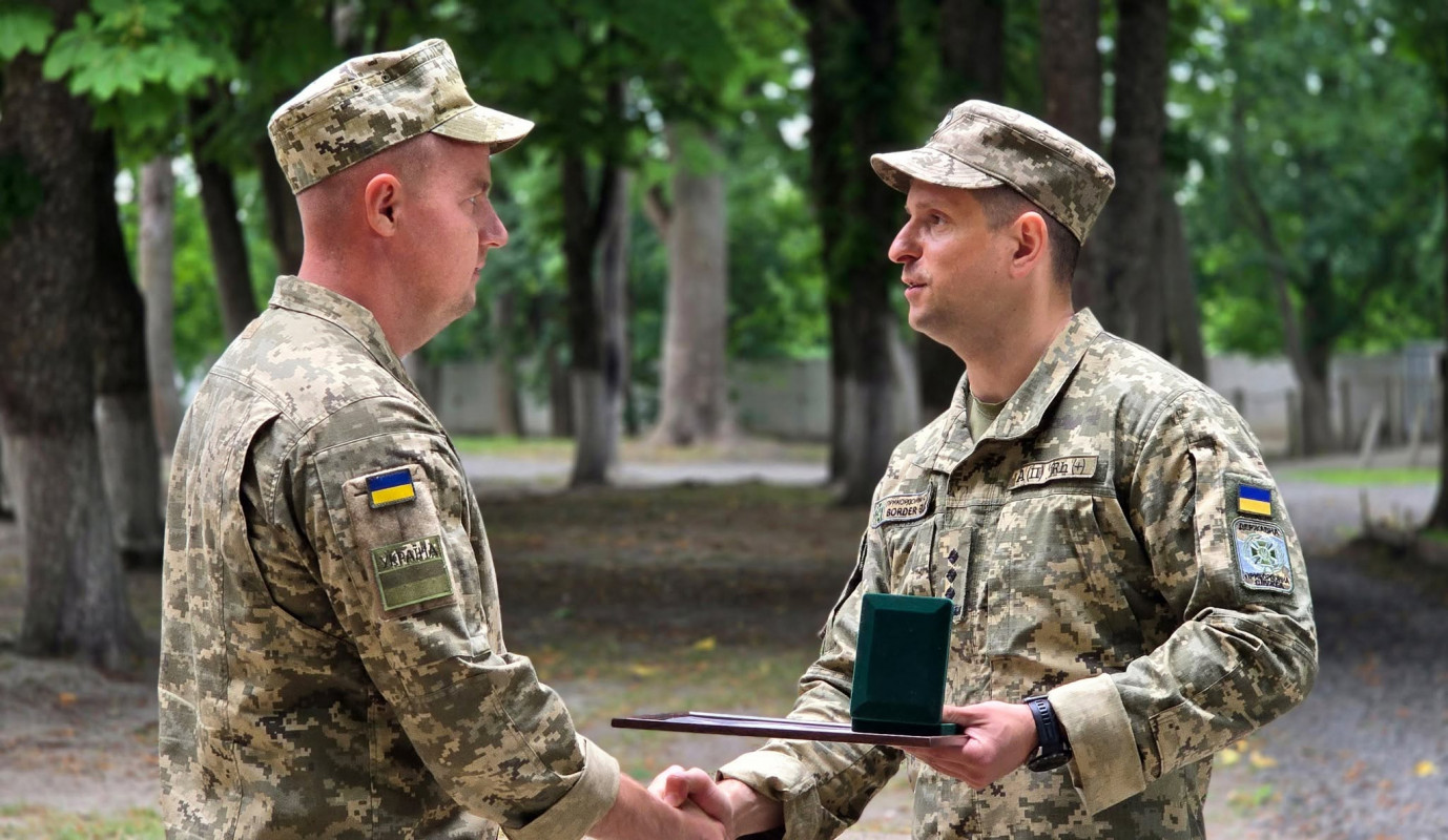 9 місяців стримували ворога на Харківщині: прикордонники Волинського загону отримали нагороди