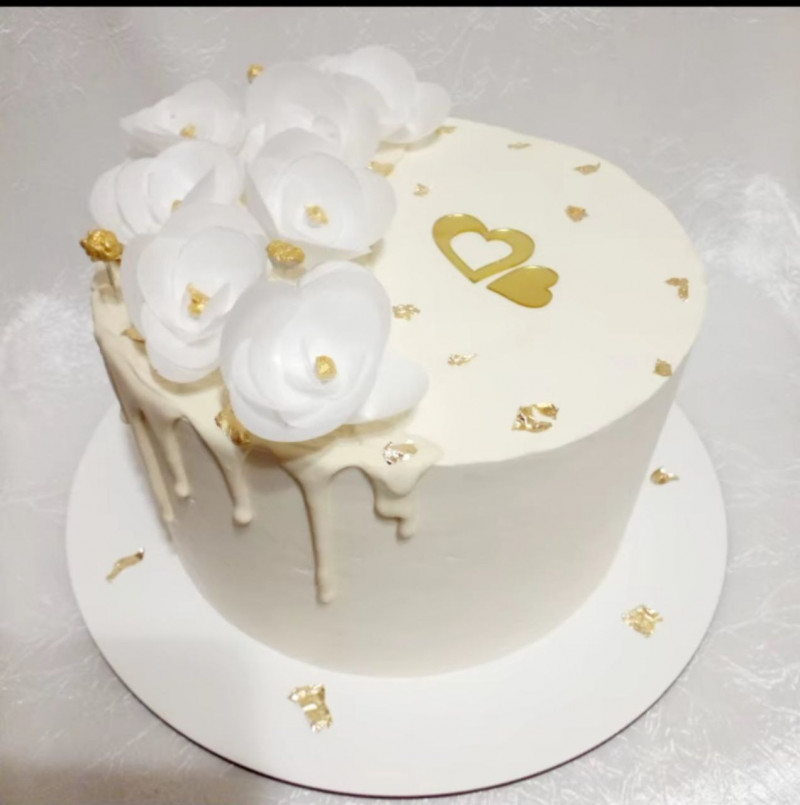 Історія кондитерки з Волині, яка поєднує роботу в дошкільному закладі з власною справою