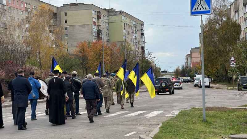Захищатиме Україну в Небесному війську: на Волині попрощалися з Героєм Валерієм Зенченком