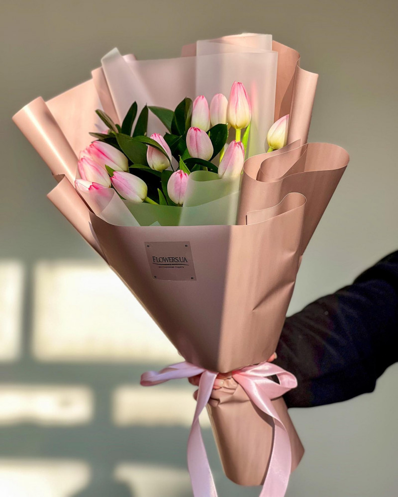 Flowers.ua - перевiрений часом сервiс доставки квiтiв та подарункiв у Луцьку та по всiй Українi