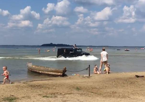 Був фігурантом рейдерського скандалу: що відомо про водія елітного позашляховика, який розсікав пляжем Світязя