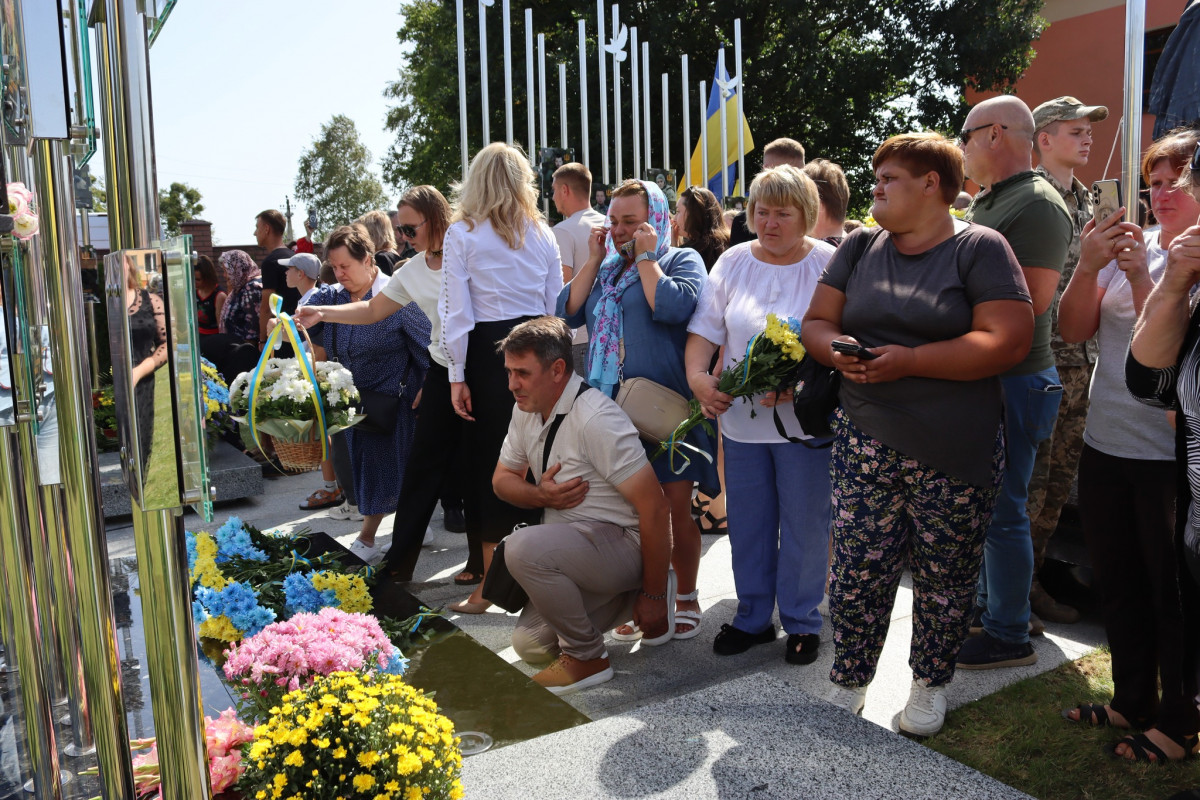 «Герої не вмирають»: у громаді на Волині відкрили Меморіал воїнам