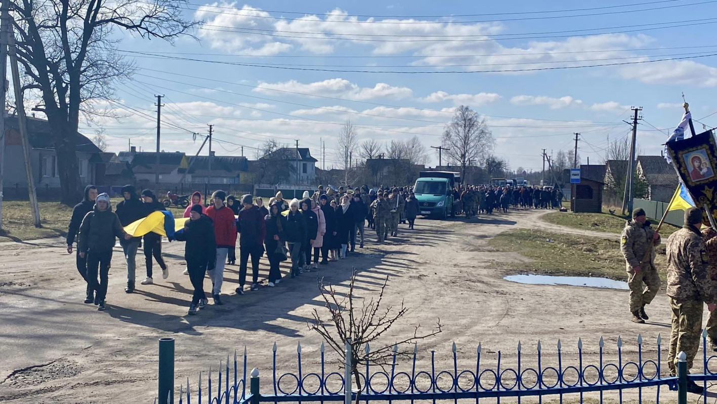 Герої не вмирають: на Волині поховали загиблого захисника Сергія Янчука. Фото