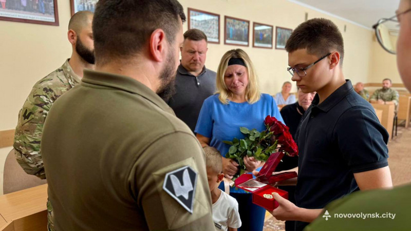 У день народження полеглого Дмитра Аршуліка з Волині сім'ї Героя вручили його посмертні нагороди