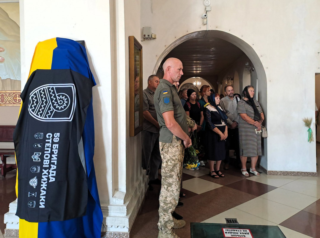Медики боролися за його життя, але врятувати воїна не вдалося: на Волині поховали Героя Валентина Колочуна