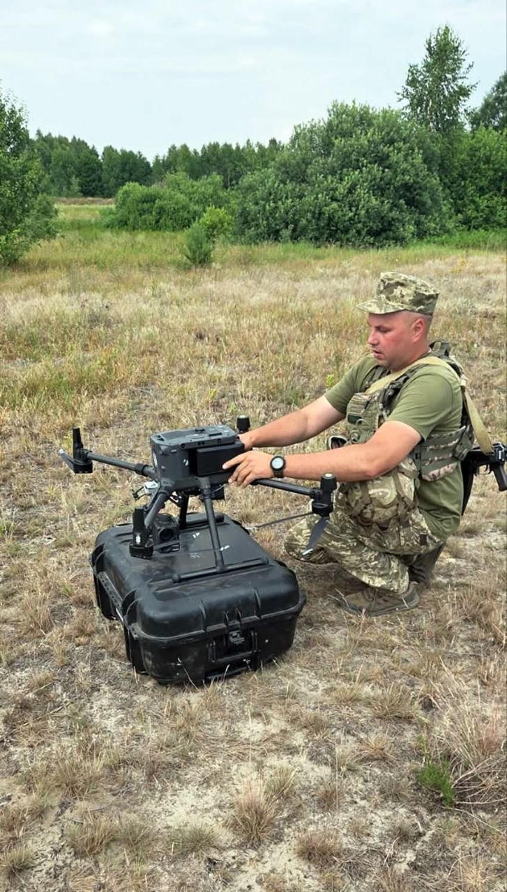 «З неба видно більше»: 33-річний прикордонник із Волині охороняє кордон за допомогою дронів