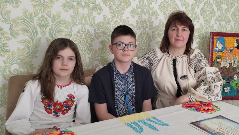 «Дуже били їх і собак натравлювали»: волинянка розповіла про жахіття полону сина-морпіха