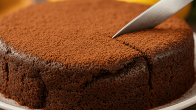 Шоколадний пиріг за 20 хвилин: готується просто на сковороді