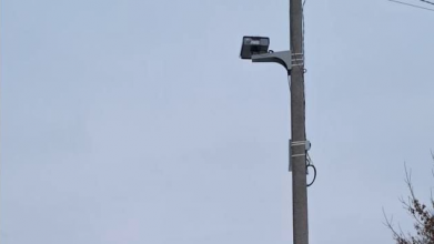 Біля Луцька на аварійній ділянці дорозі встановили камеру автофіксації порушень ПДР