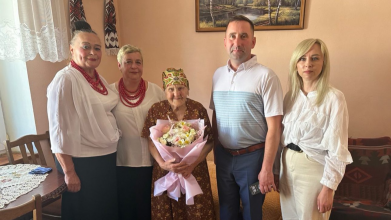 Щаслива бабуся двох онуків, прабабуся чотирьох правнуків і навіть прапрабабуся: довгожителька з Волині відсвяткувала 95-річний ювілей