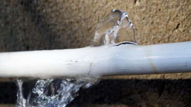 Труби розірвало у Рівному