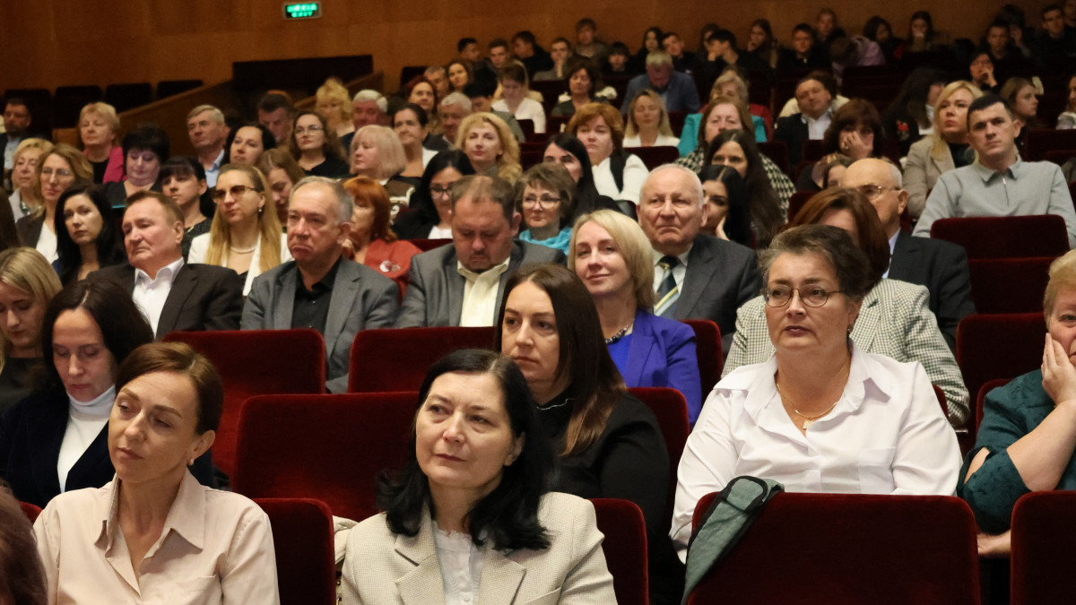 На Волині відзначили День працівника освіти: хто отримав нагороди від МОН, ОДА та облради