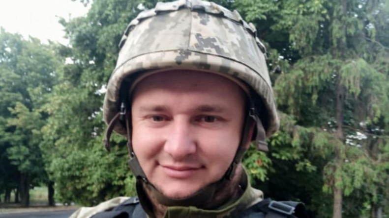 «Я не «відкосив» і не втік»: історія лікаря з Волині, який два роки рятував життя під обстрілами