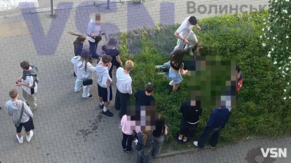 Скандал у Луцьку: підлітки влаштовують «сходки» в одному з дворів, мешканці обурені