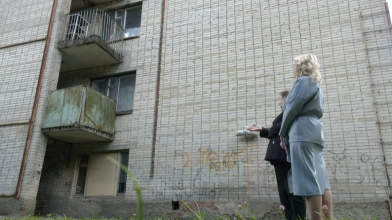 Намагалася самовільно залишити гуртожиток: що відомо про дівчину, яка вночі випала з вікна у Луцьку