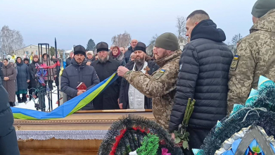 Громада провела в останню путь 53-річного Героя Юрія Зінчука