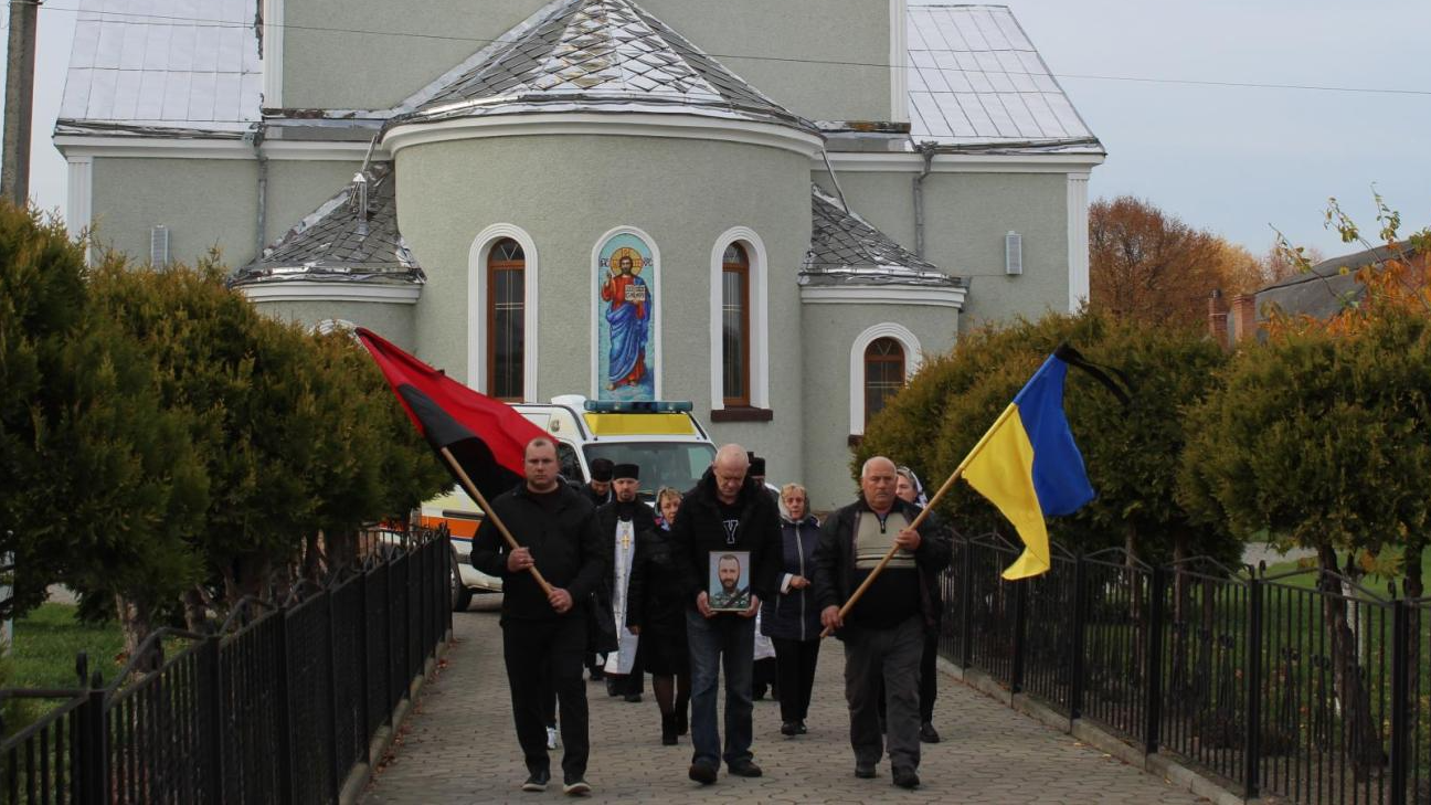 Маленький син ніколи більше не побачить тата: на Волині попрощалися з Героєм Миколою Мясковським