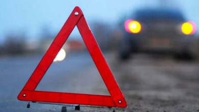 Автівка злетіла з дороги: у Луцьку на в'їзді до міста сталася аварія. Відео