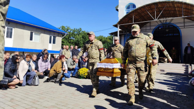 Без батька залишилися двоє синочків-школяриків: на Волині попрощались з Героєм Ігорем Богомазюком
