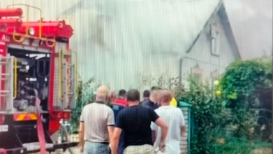У селі на Волині загорівся житловий будинок: дим видно здалеку