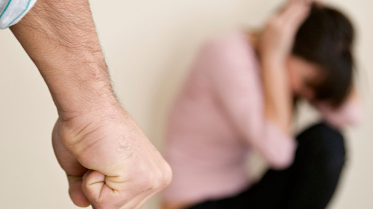 Бив, принижував і погрожував: як покарали волинянина за систематичне домашнє насильство