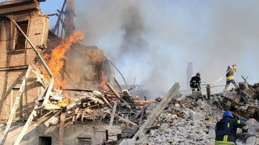 Розбомблена школа з місцевими та вбиті "Градами" діти: росіяни обстрілюють Луганщину