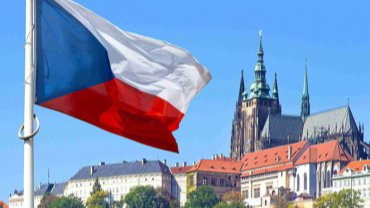 Чехія ще рік не видаватиме віз росіянам і блорусам