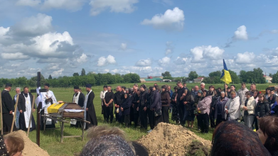 Довго сподівалися, що він живий: на Волині поховали Героя Василя Корінецького, який понад півтора року вважався зниклим безвісти