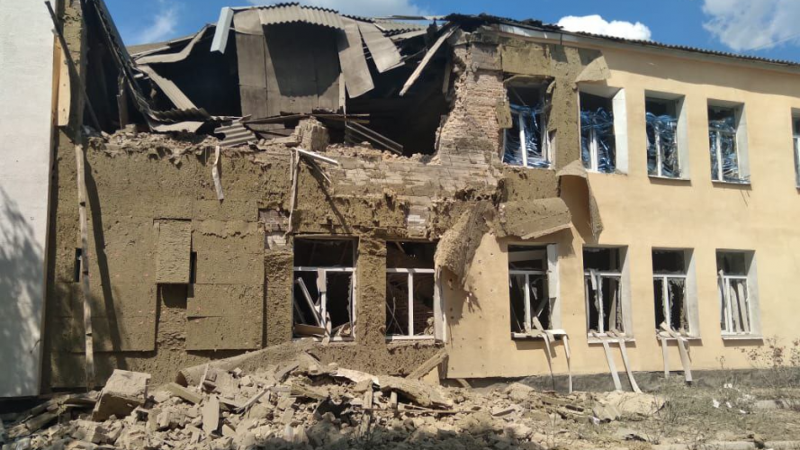 Росіяни обстріляли школу на Сумщині: четверо поранених