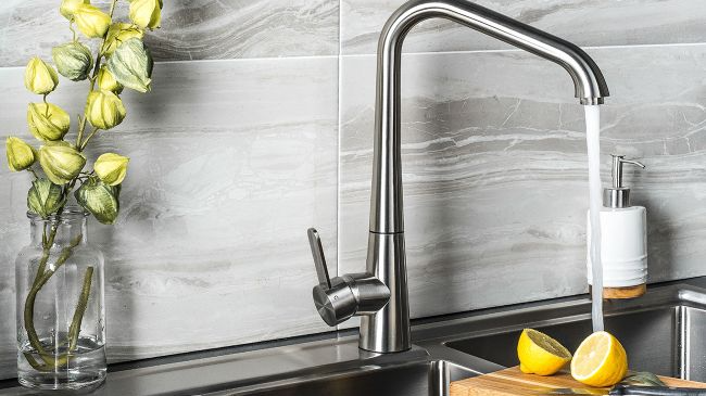 Не оцет і не харчова сода: чим очистити раковину на кухні без застосування хімії