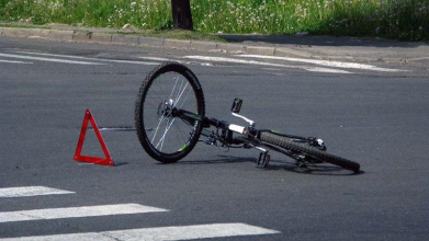 Водій щиро розкаюється: у Луцьку легковик на смерть збив 47-річного велосипедиста