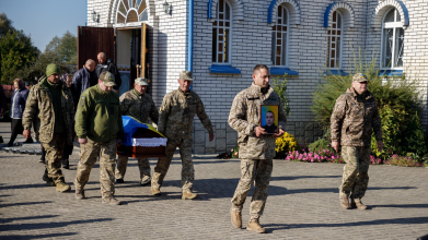 Понад пів року вважався зниклим безвісти: на Волині попрощалися з Героєм Дмитром Макаревичем