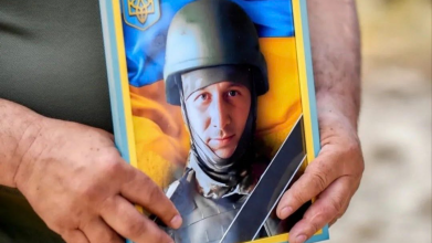 Загинув за Україну: батькам полеглого Героя з Волині вручили його посмертну нагороду