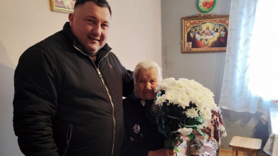 95 років мудрості: на Волині привітали довгожительку