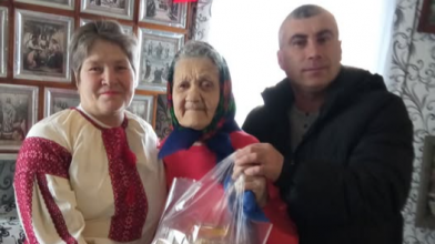 Має 11 онуків, 25 правнуків, 6 праправнуків: волинянка відзначила 95-річний ювілей