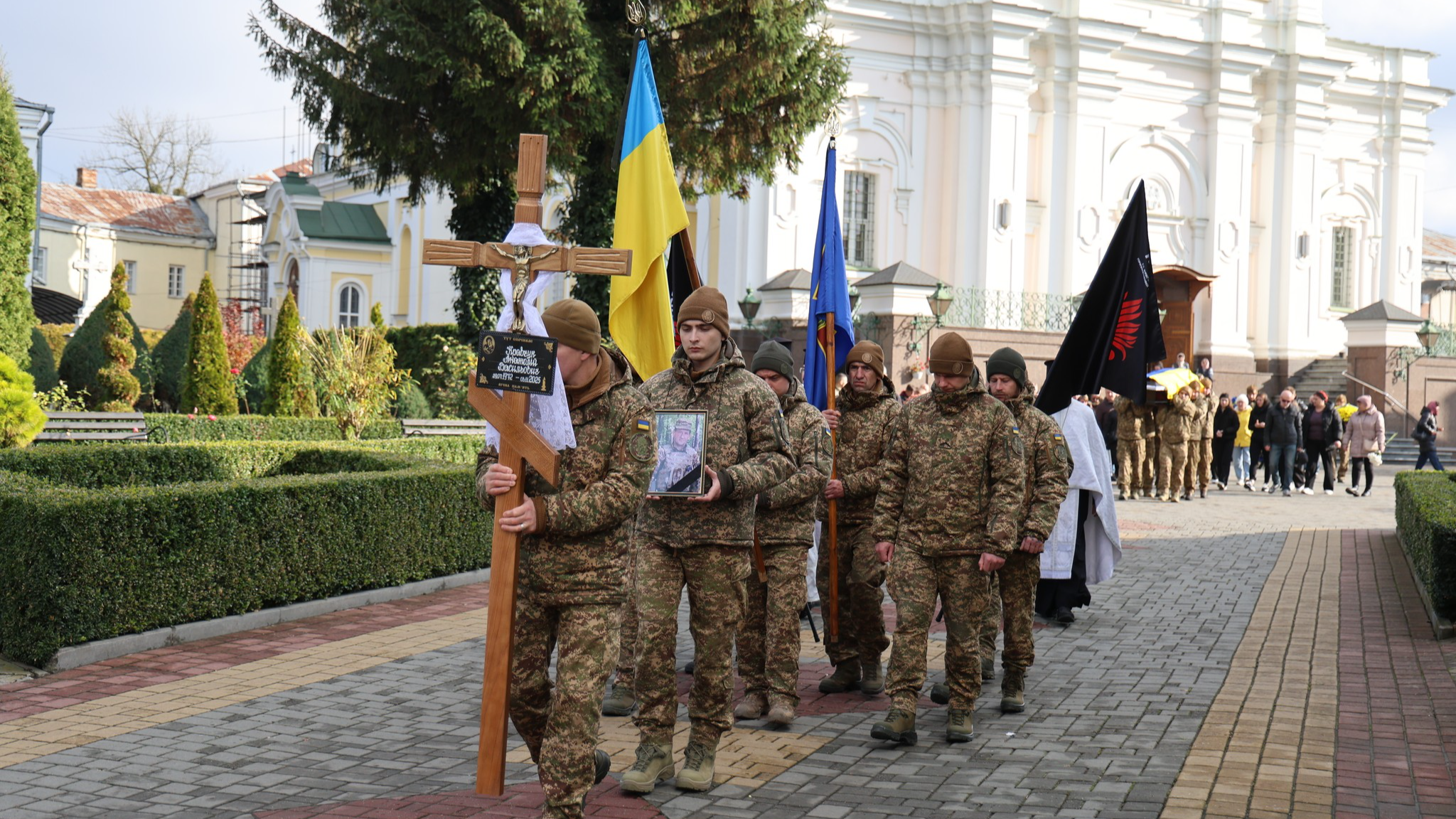 У Луцьку попрощалися із полеглим на Донеччині захисником Анатолієм Кравчуком