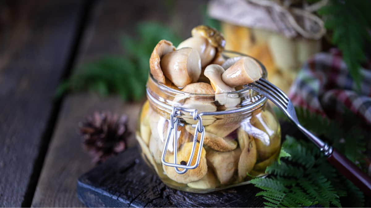 Кисло-солодкий маринад для грибів на зиму: найкращий рецепт