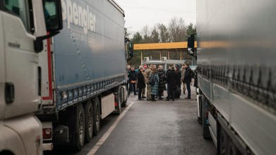 Польські фермери повністю заблокували рух вантажівок перед ПП «Зосін-Устилуг»
