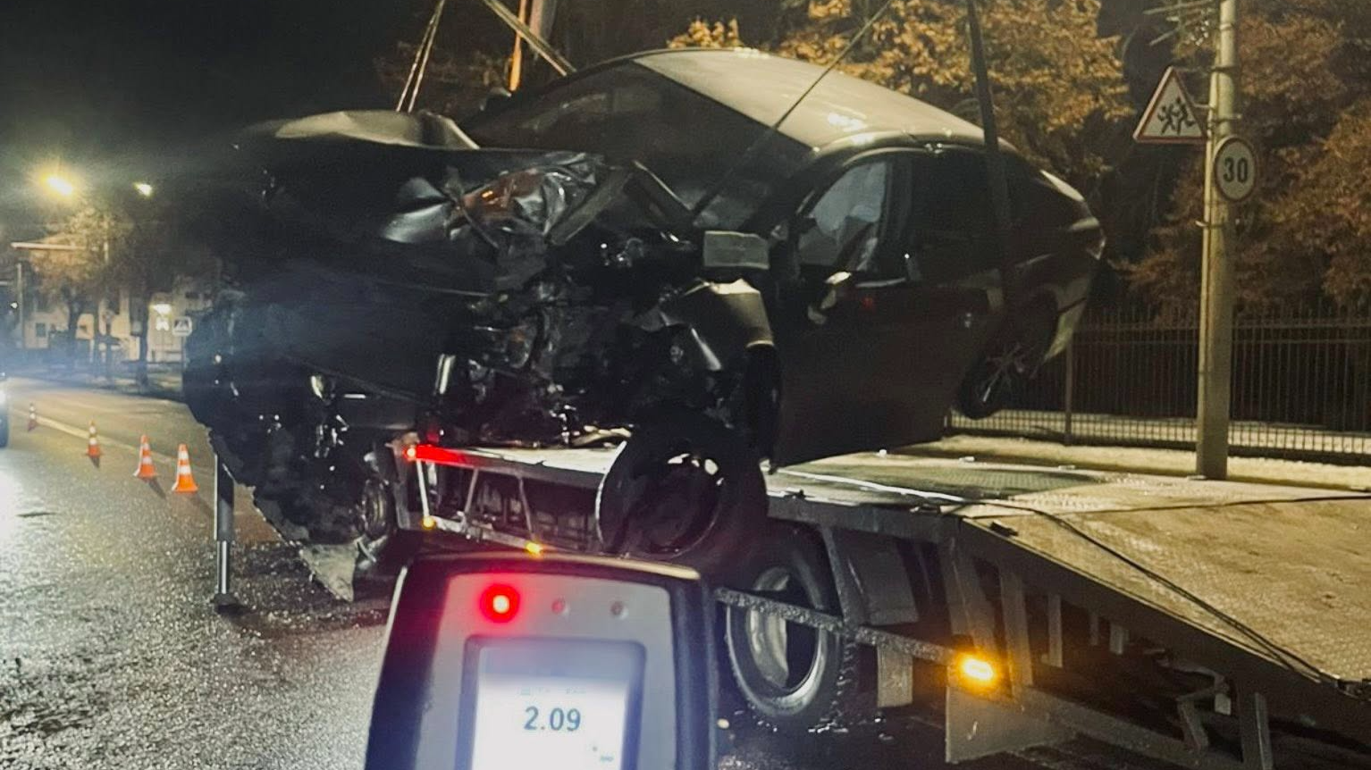 2,09 проміле: у Луцьку п’яний водій влетів у бетонну опору