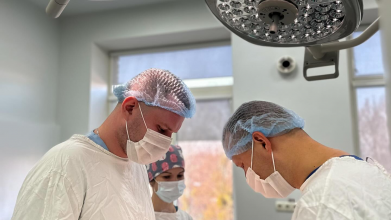 На Волині лікарі успішно виконали комплексну операцію з усунення двох гриж під однією анастезією