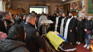 Назавжди 21 рік: у Луцькій громаді поховали Героя Вячеслава Терьохіна, який загинув понад 3 роки тому