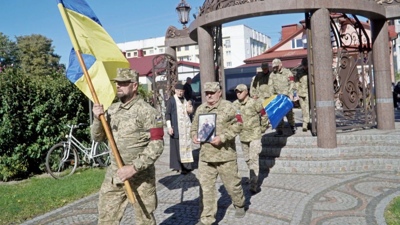 Життя обірвалося від важкого захворювання: на Волині попрощалися з Героєм Сергієм Карабасем